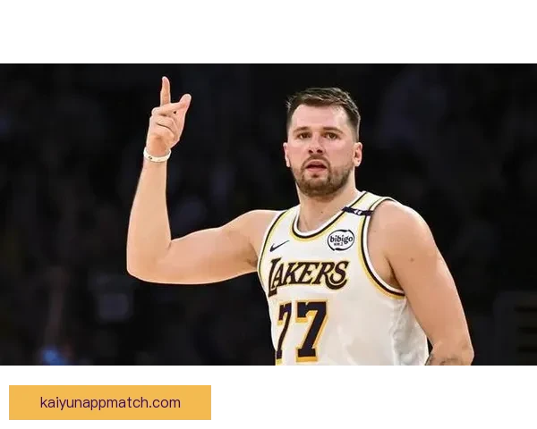 东契奇约翰逊荣膺月最佳文班连续三次摘最佳防守奖