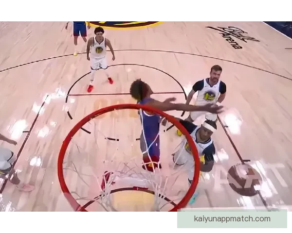 勇士掘金激烈冲突三人被吹技术犯规 小佩顿撞倒对手遭遇一级恶犯